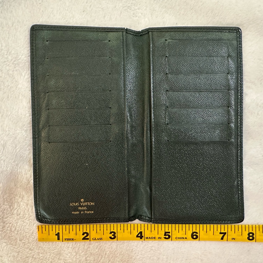 AUTHENTIC MEN'S LOUIS VUITTON BLACK GREEN TAIGA LEATHER PORTE CARTES LONG WALLET - Picture 6 of 12